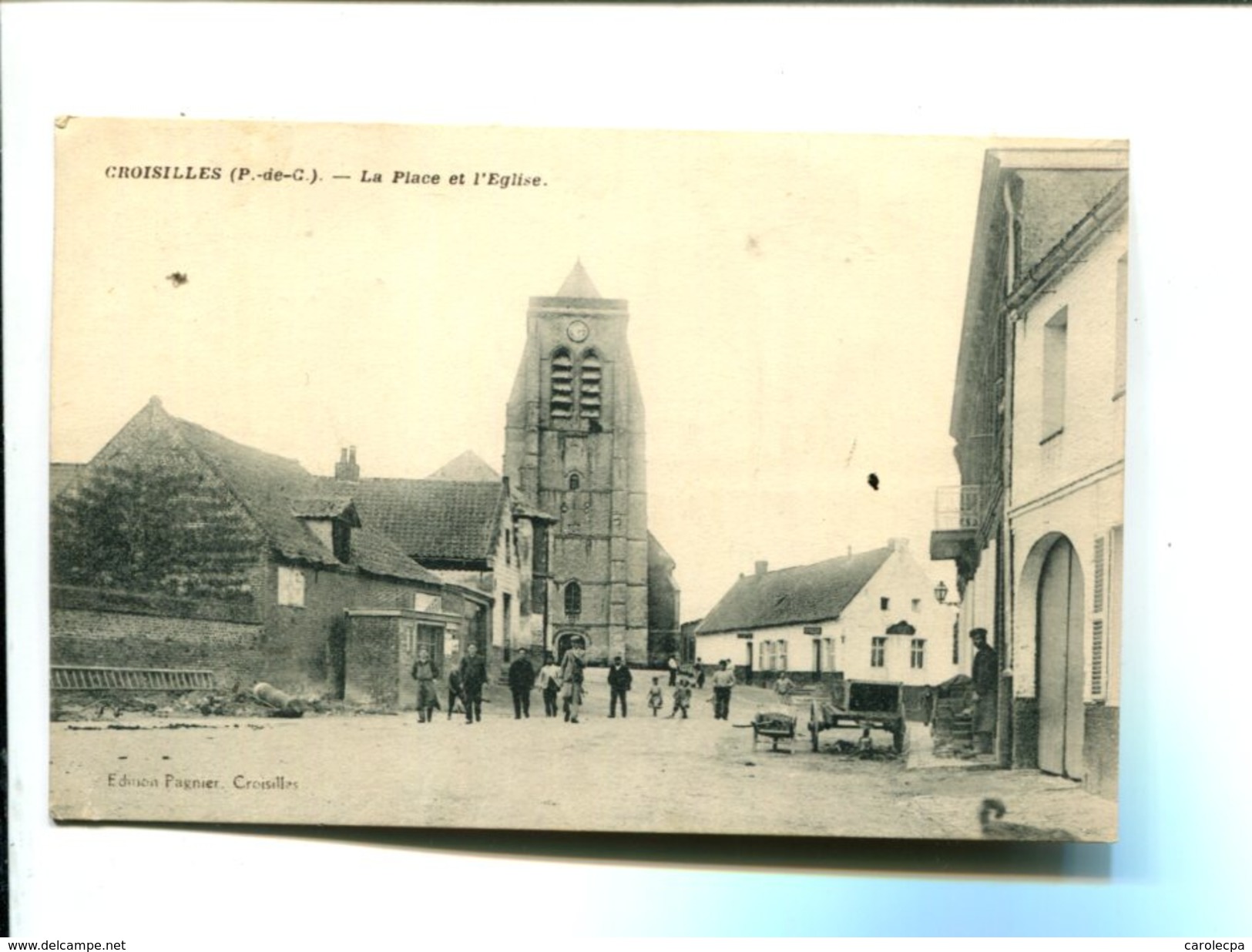 CP   CROISILLES   (62)LA PLACE ET L EGLISE