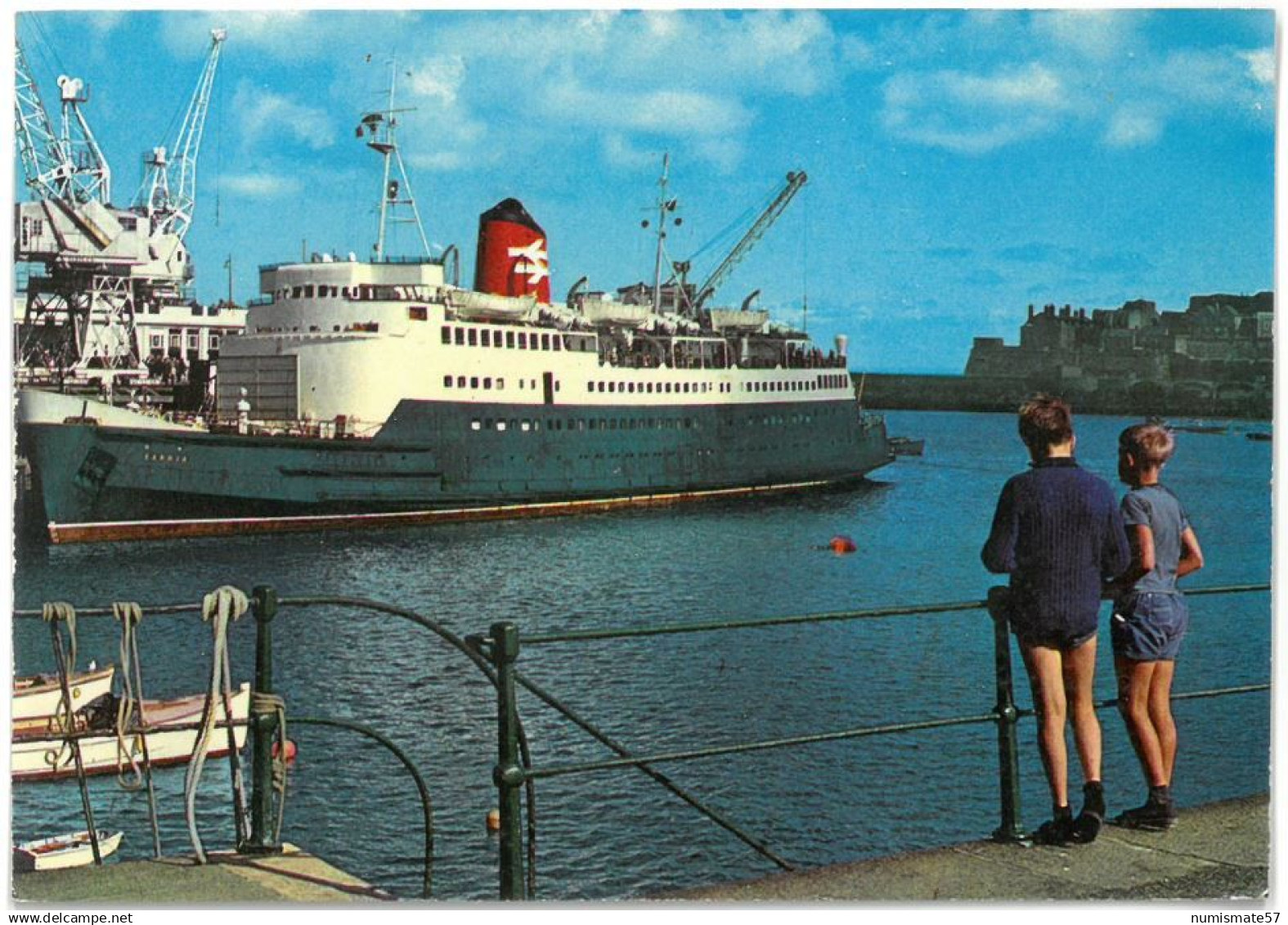 CP GUERNESEY - GUERNSEY - SARNIA in St Peter Port Harbour - ( Ferries - Steamer )