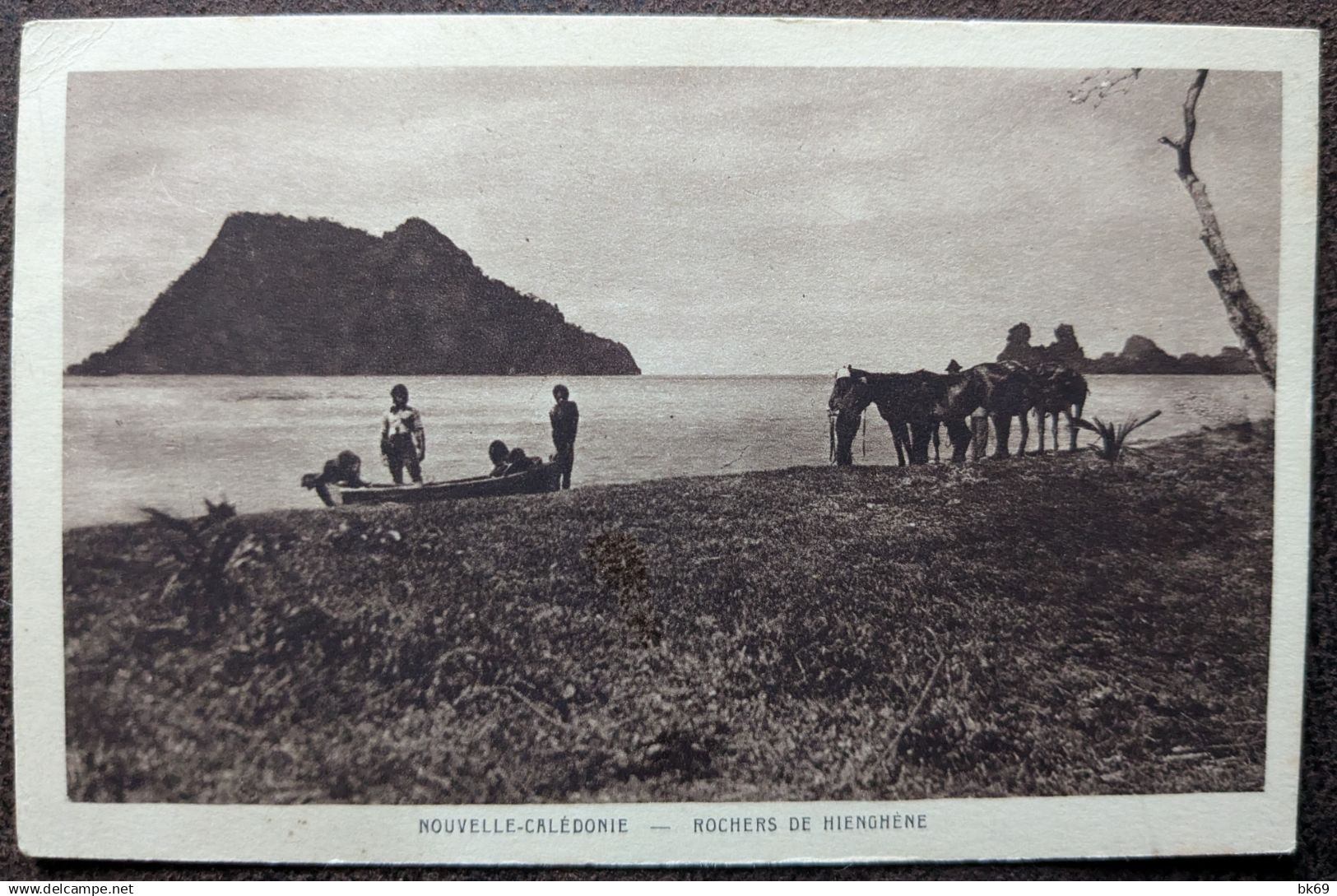 CP HIENGHENE les Rochers, Chevaux & Bateau Colonies Françaises, Nouvelle Calédonie