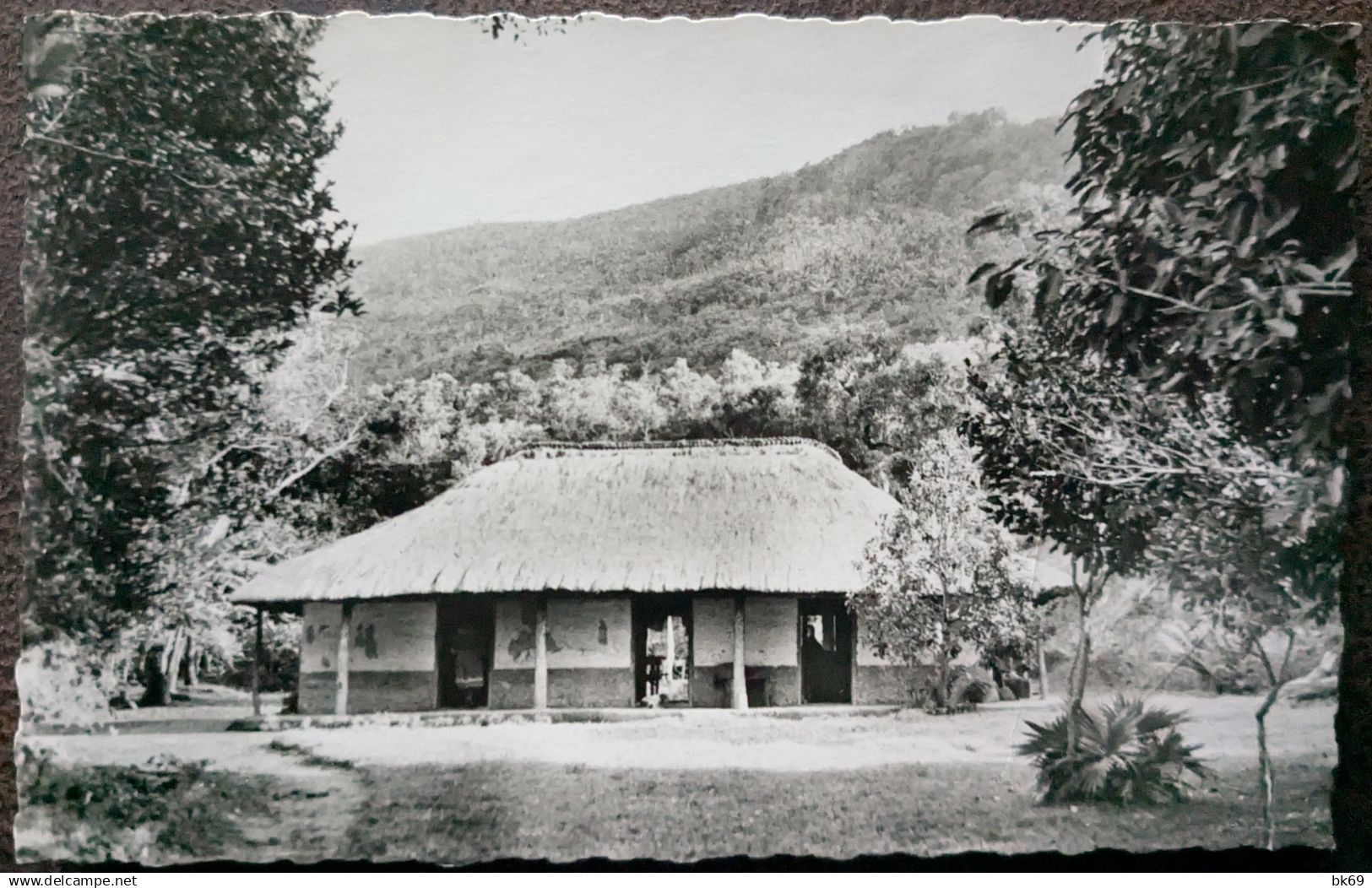 CP HOUAILOU La maison du Chef de la Tribu KITIWANE Cote EST Colonies Française, N Calédonie