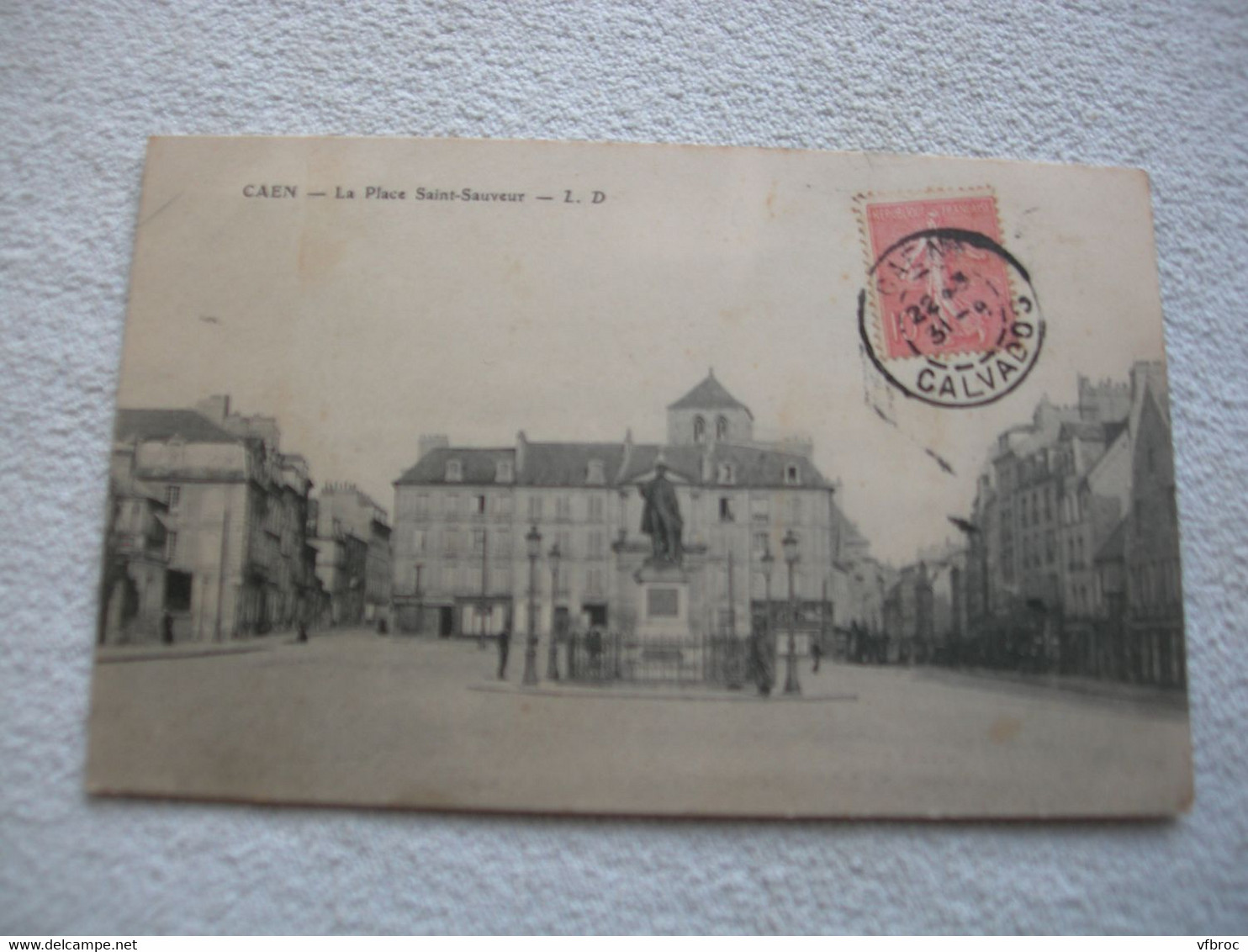 Cpa 1905, Caen, la place saint Sauveur, Calvados