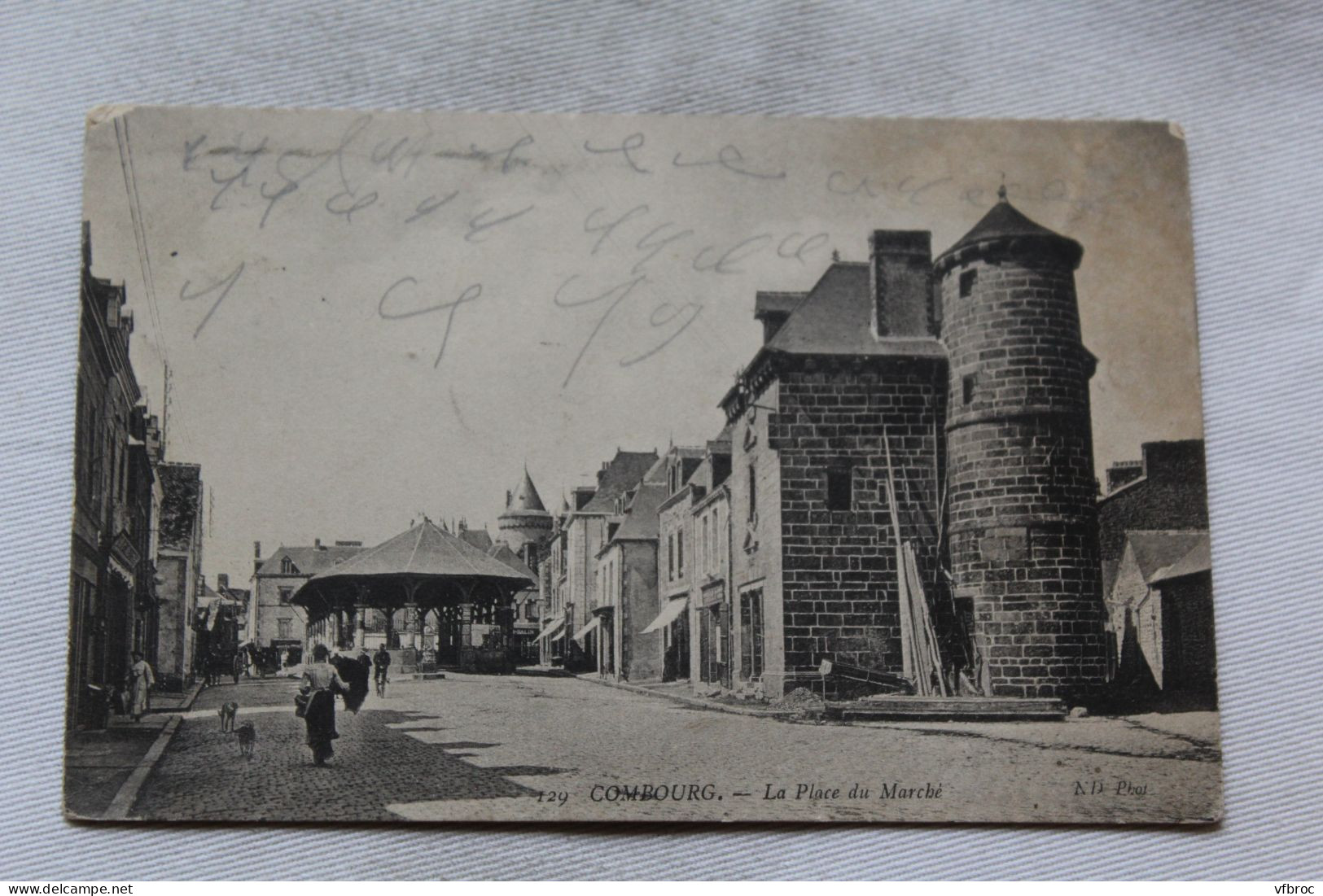 Cpa 1906, Combourg, la place du marché, Ille et Vilaine 35