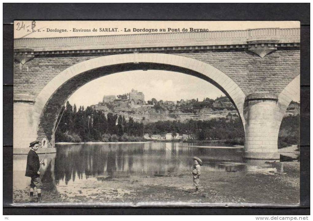 CPA 24 -  Dordogne - Environs de Sarlat - La Dordogne au Pont de Beynac ( enfants )