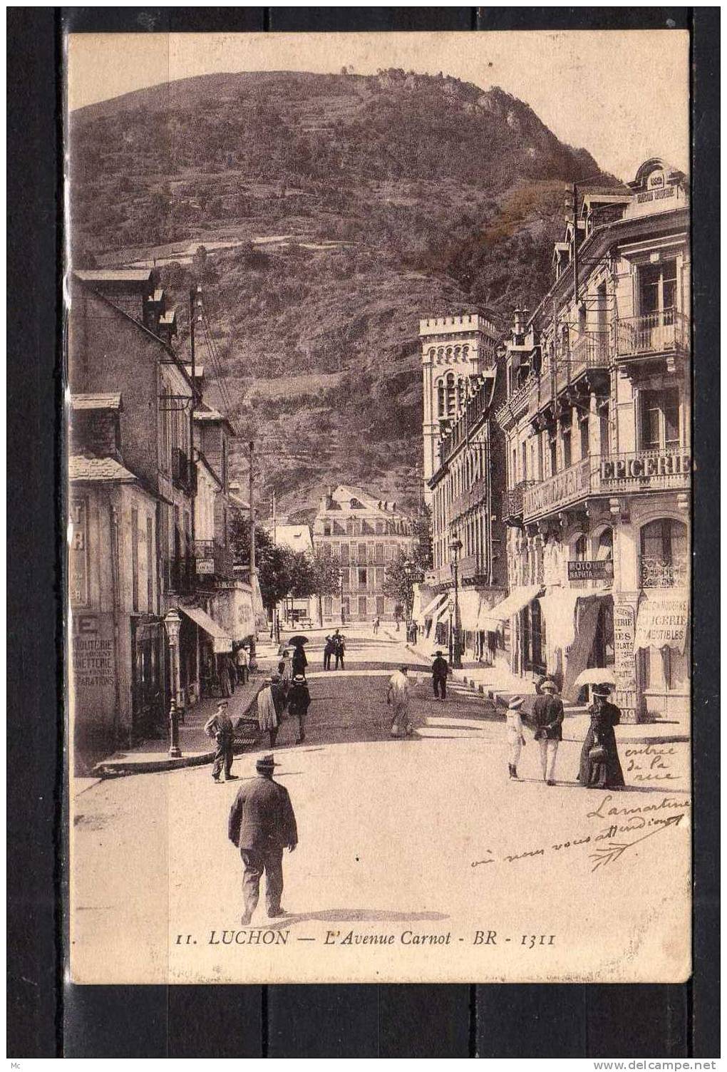 CPA 31 - Luchon - L'Avenue Carnot - BR -   Animée