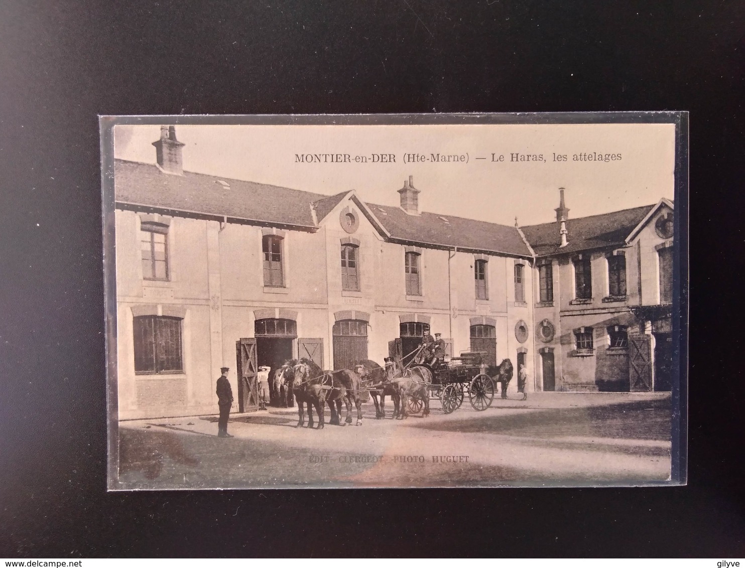 CPA.(52) MONTIER EN DER.  Le Haras. Les attelages.Animation.  (G bis 799).