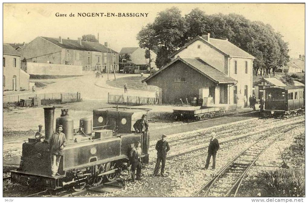 CPA (52) NOGENT EN BASSIGNY  la gare