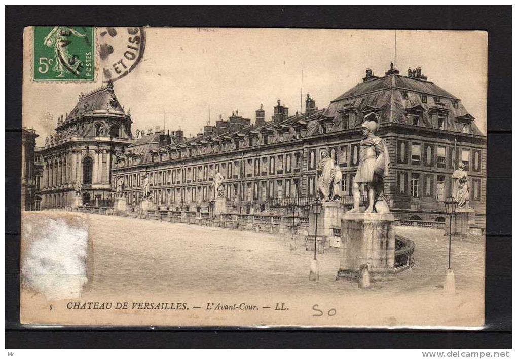 CPA 78 - Chateau de Versailles - L'Avant-Cour - LL