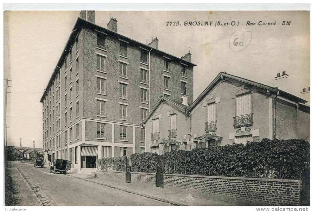 CPA 95  GROSLAY RUE CARNOT