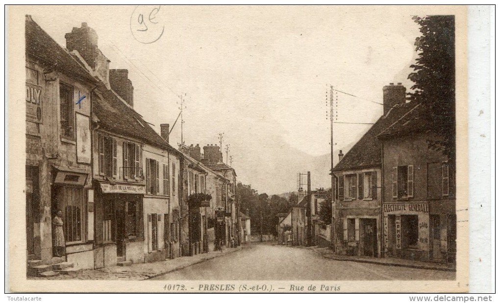 CPA 95  PRESLES RUE DE PARIS