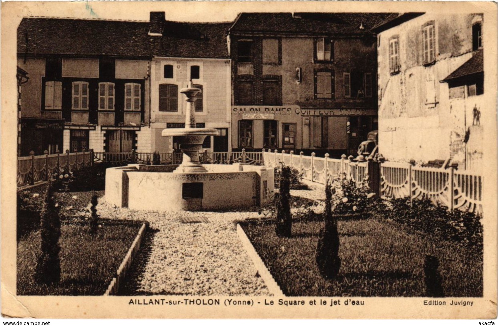 CPA AILLANT-sur-THOLON - Le Square et le jet d'eau (108451)