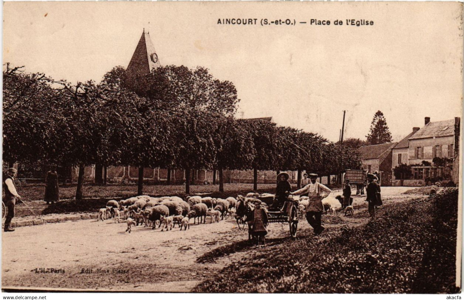 CPA AINCOURT - Place de l'Église (106986)