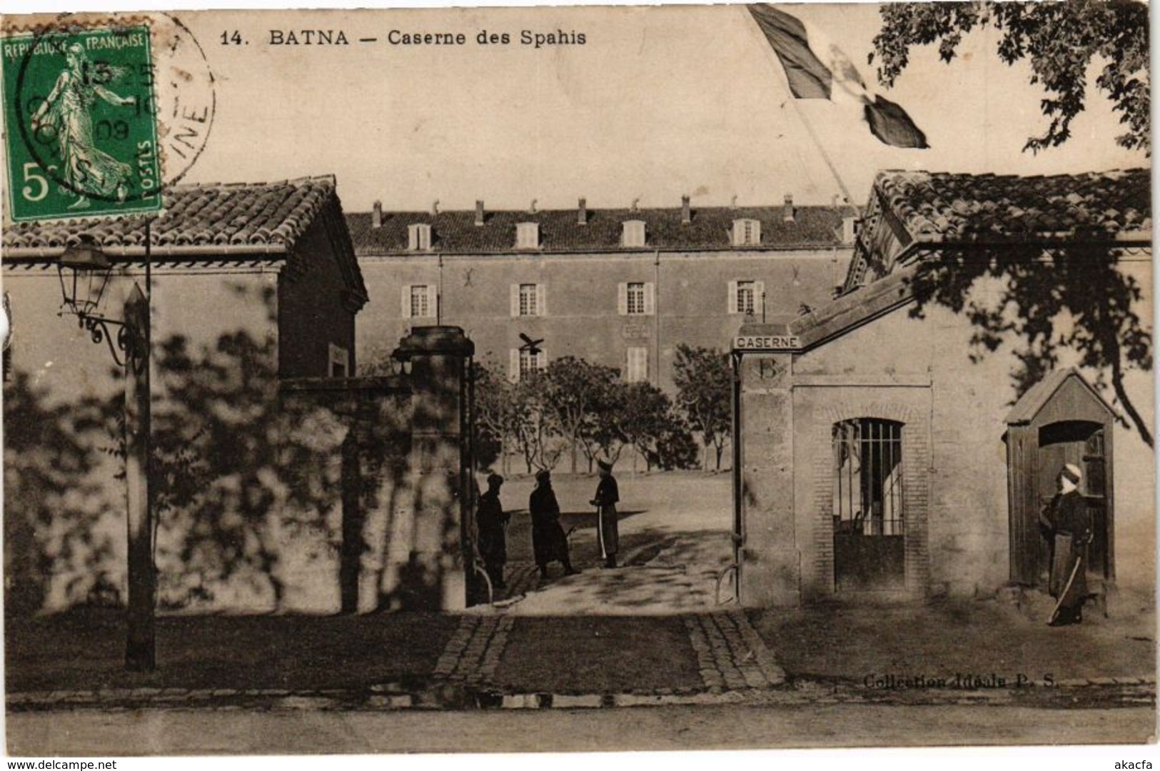 CPA AK Algérie-Batna-Caserne des Spahis (238689)