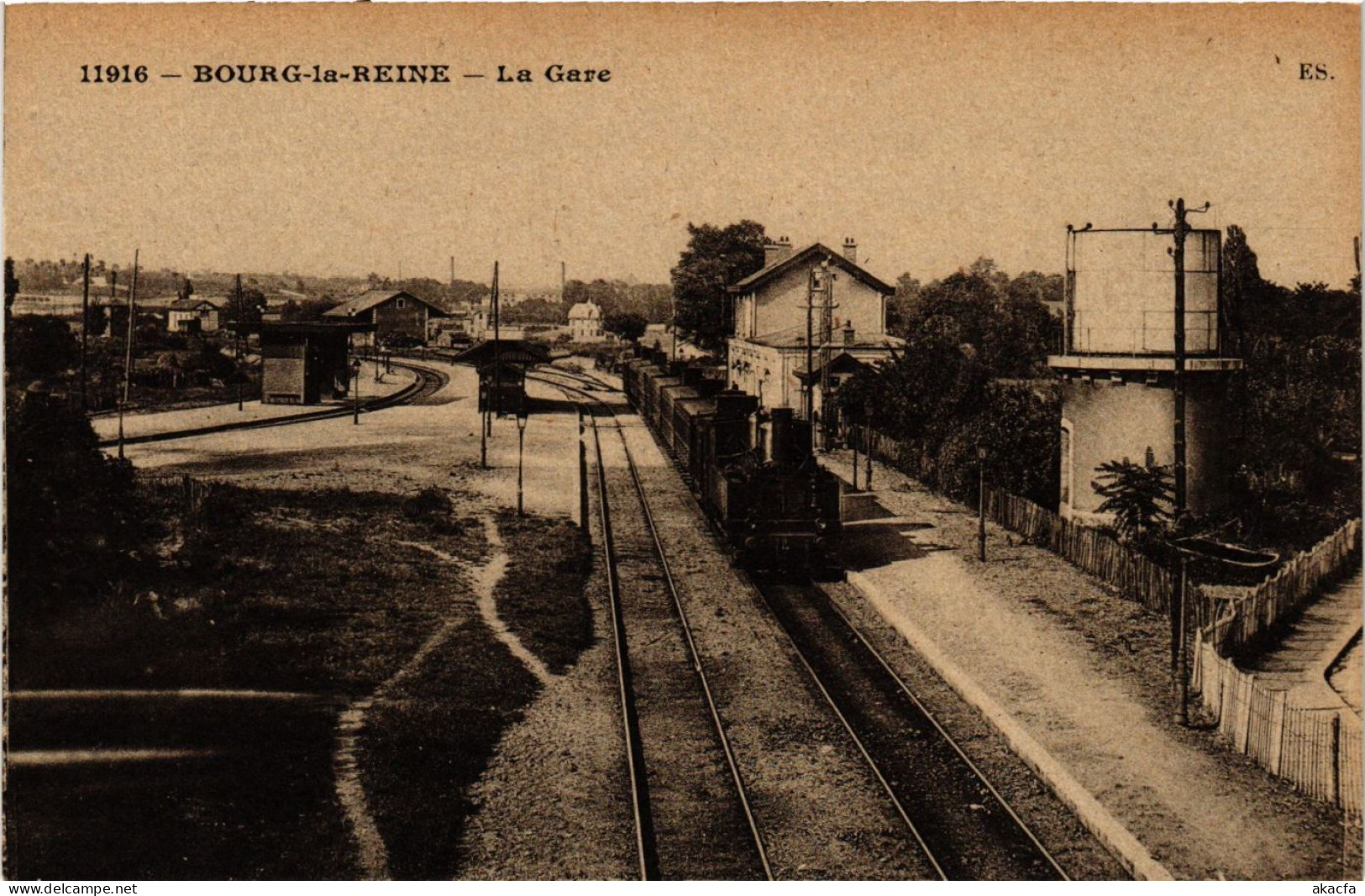 CPA AK Bourg la Reine - La Gare (274925)