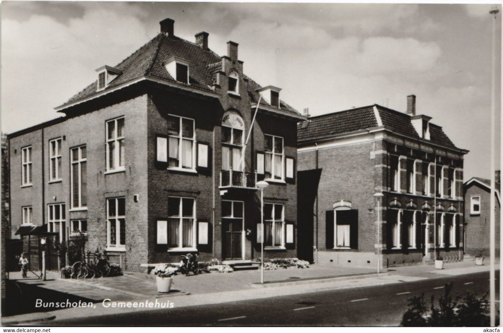 CPA AK Bunschoten Gemeentehuis NETHERLANDS (728794)