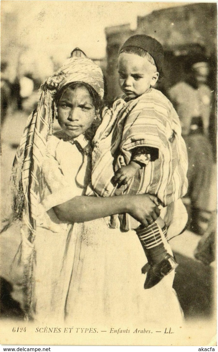 CPA AK Enfants Arabe - Scenes et Types ALGERIE (856385)