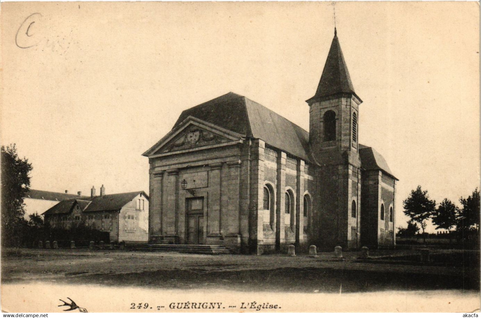 CPA AK GUERIGNY - L'Église (421082)