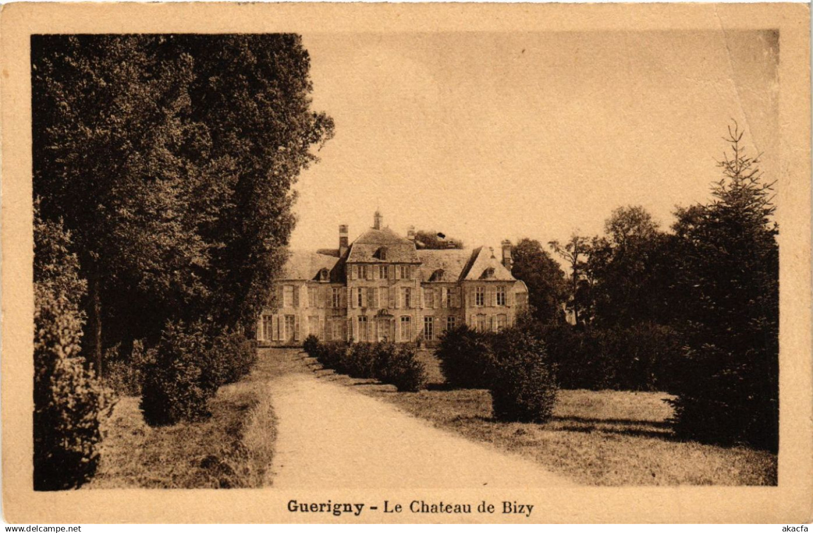 CPA AK GUERIGNY - Le Chateau de Bizy (457269)