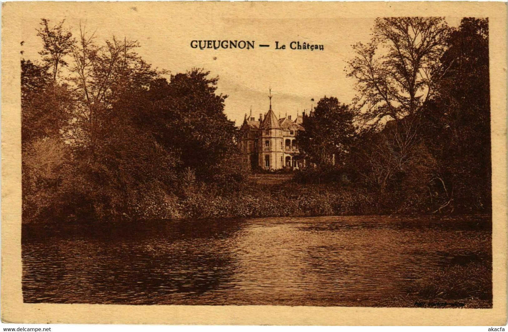 CPA AK GUEUGNON - Le Chateau (437240)