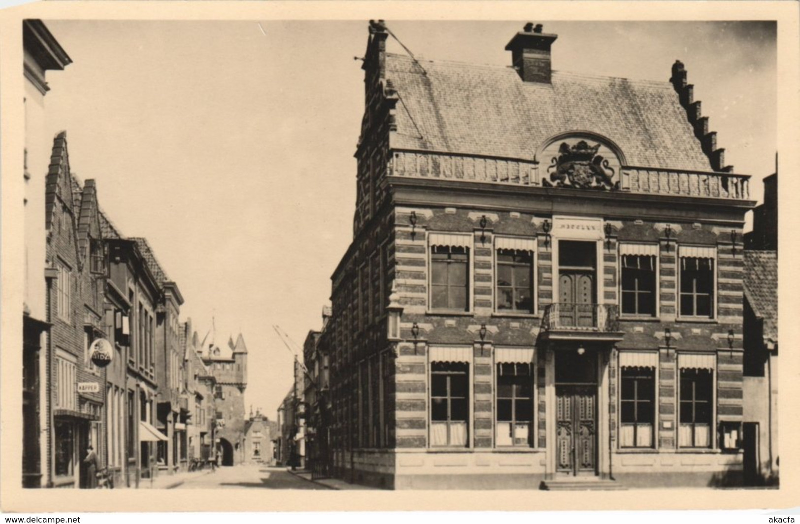 CPA AK HATTEM Het Gemeentehuis NETHERLANDS (713420)