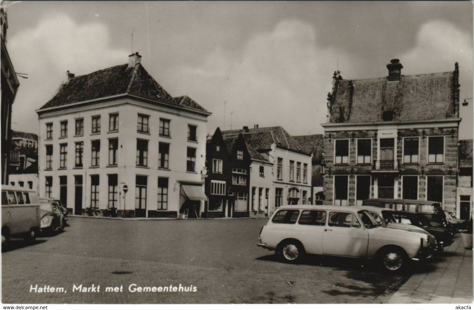 CPA AK HATTEM Markt met Gemeentehuis NETHERLANDS (713423)