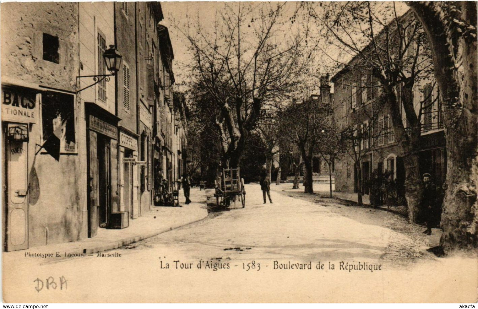 CPA AK La TOUR-d'AIGUES - Boulevard de la République (518975)