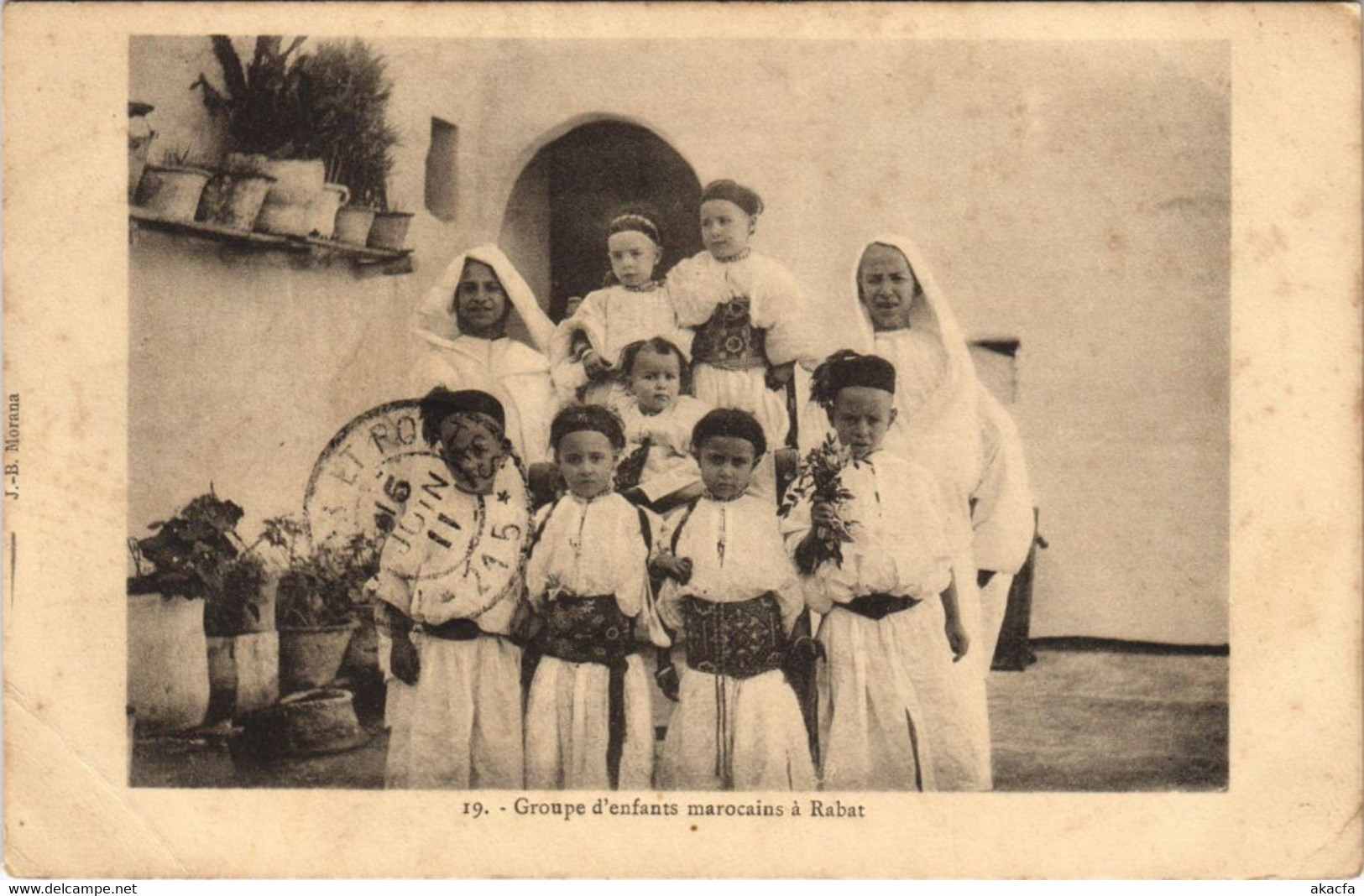 CPA AK MAROC RABAT Groupe d'enfants Marocains a RABAT (31321)