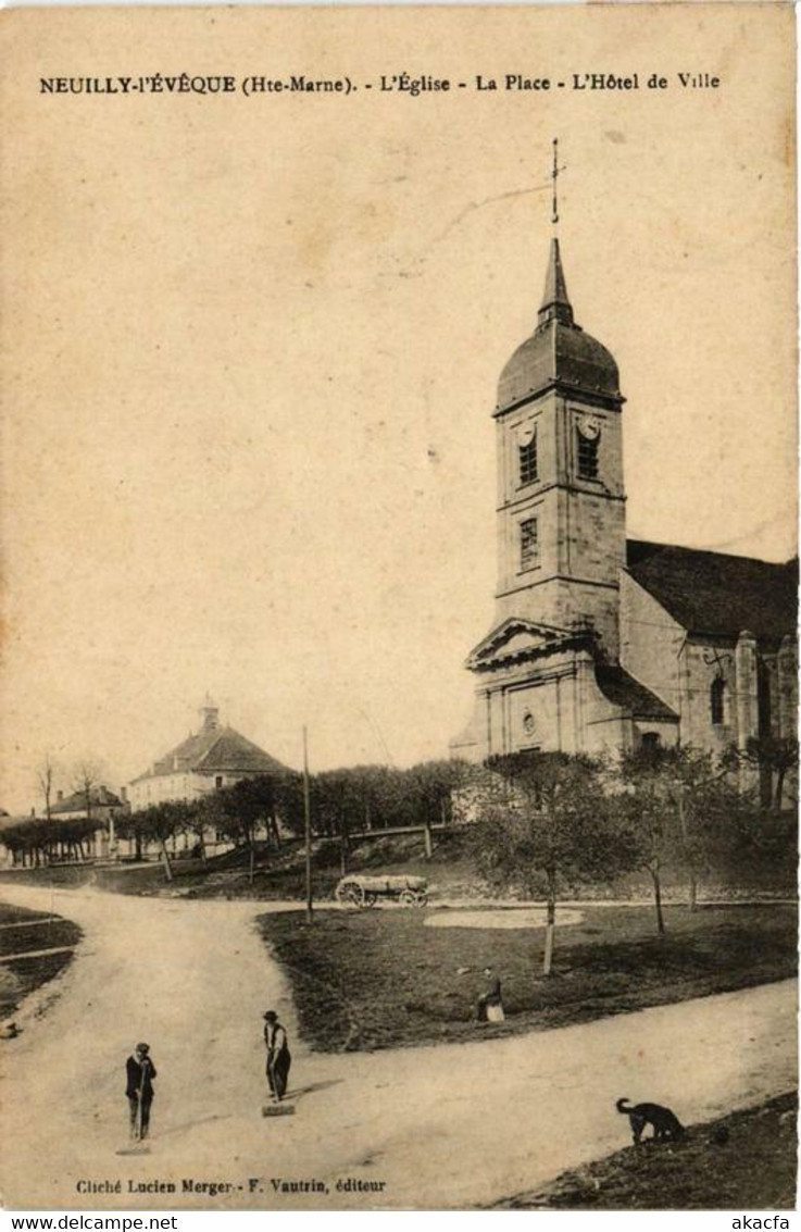 CPA AK NEUILLY-l'EVEQUE Église - La Place - L'Hotel de Ville (616769)