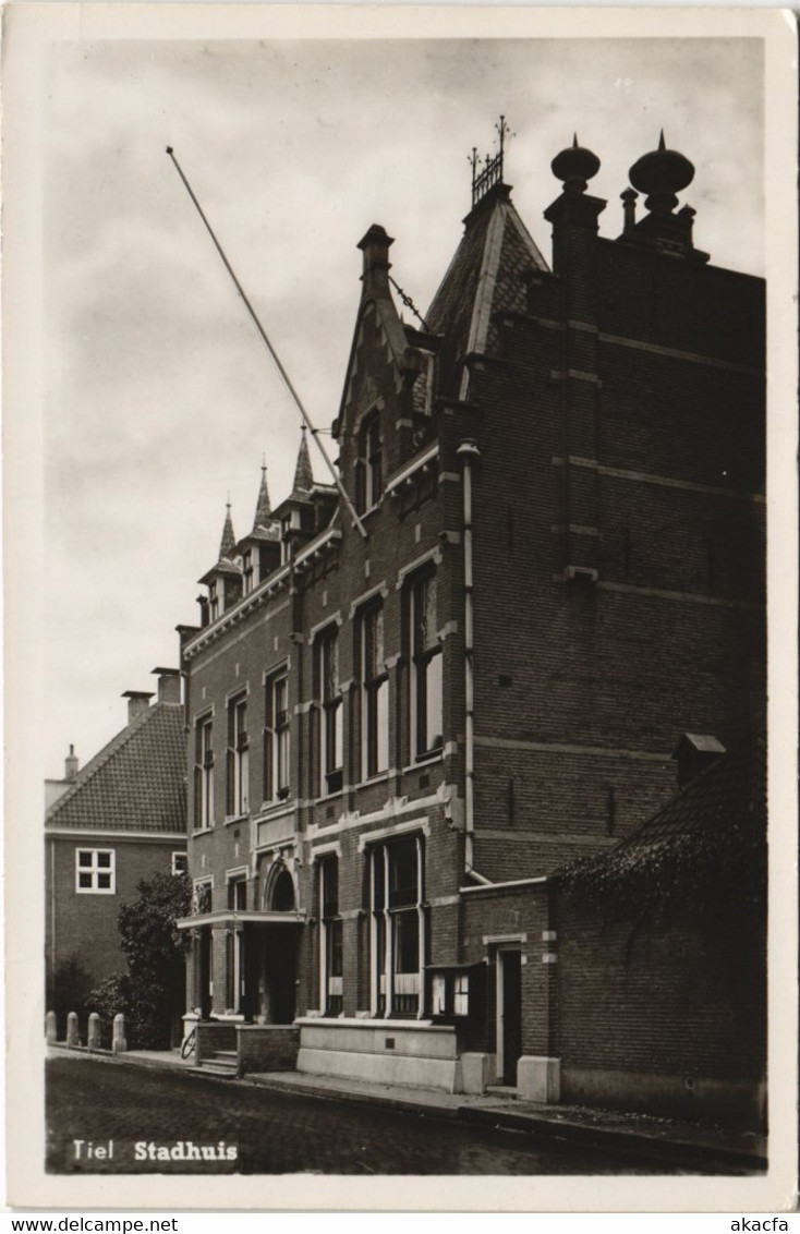 CPA AK Tiel Stadhuis NETHERLANDS (713445)