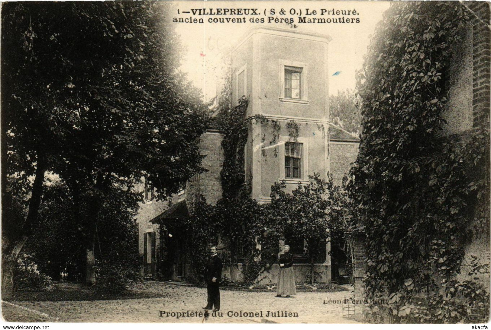 CPA AK VILLEPREUX - Le Prieure ancien couvent des Peres (358814)