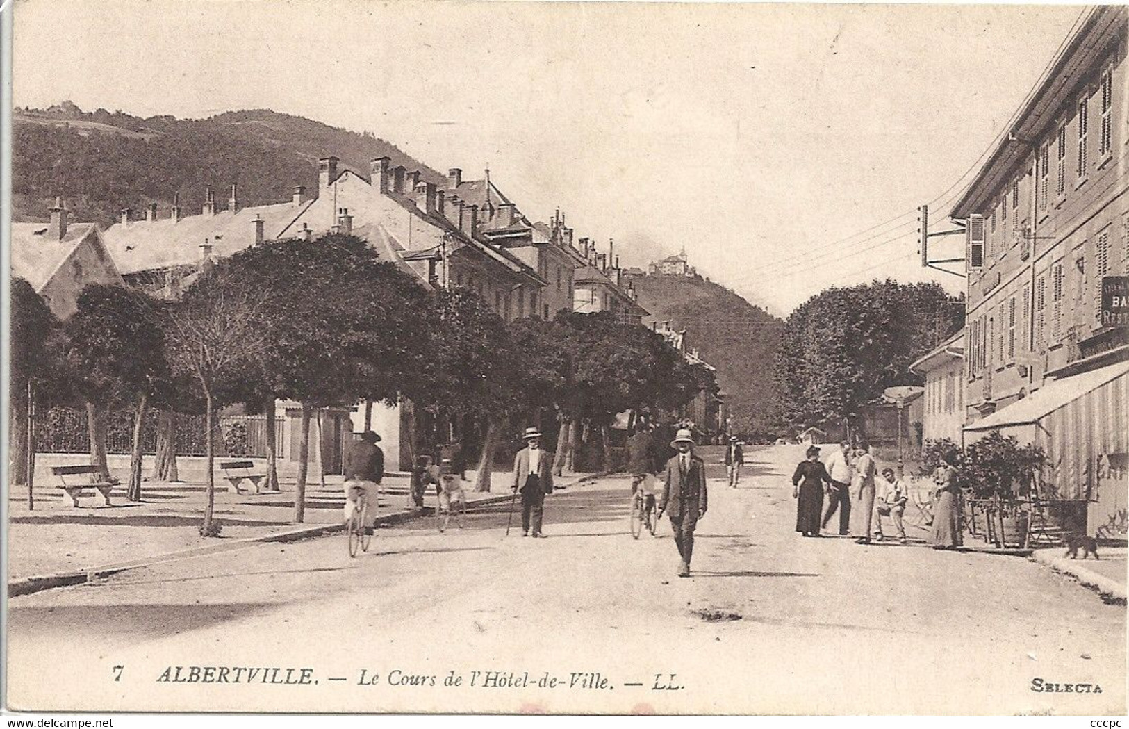 CPA Albertville le Cours de l'Hôtel-de-Ville