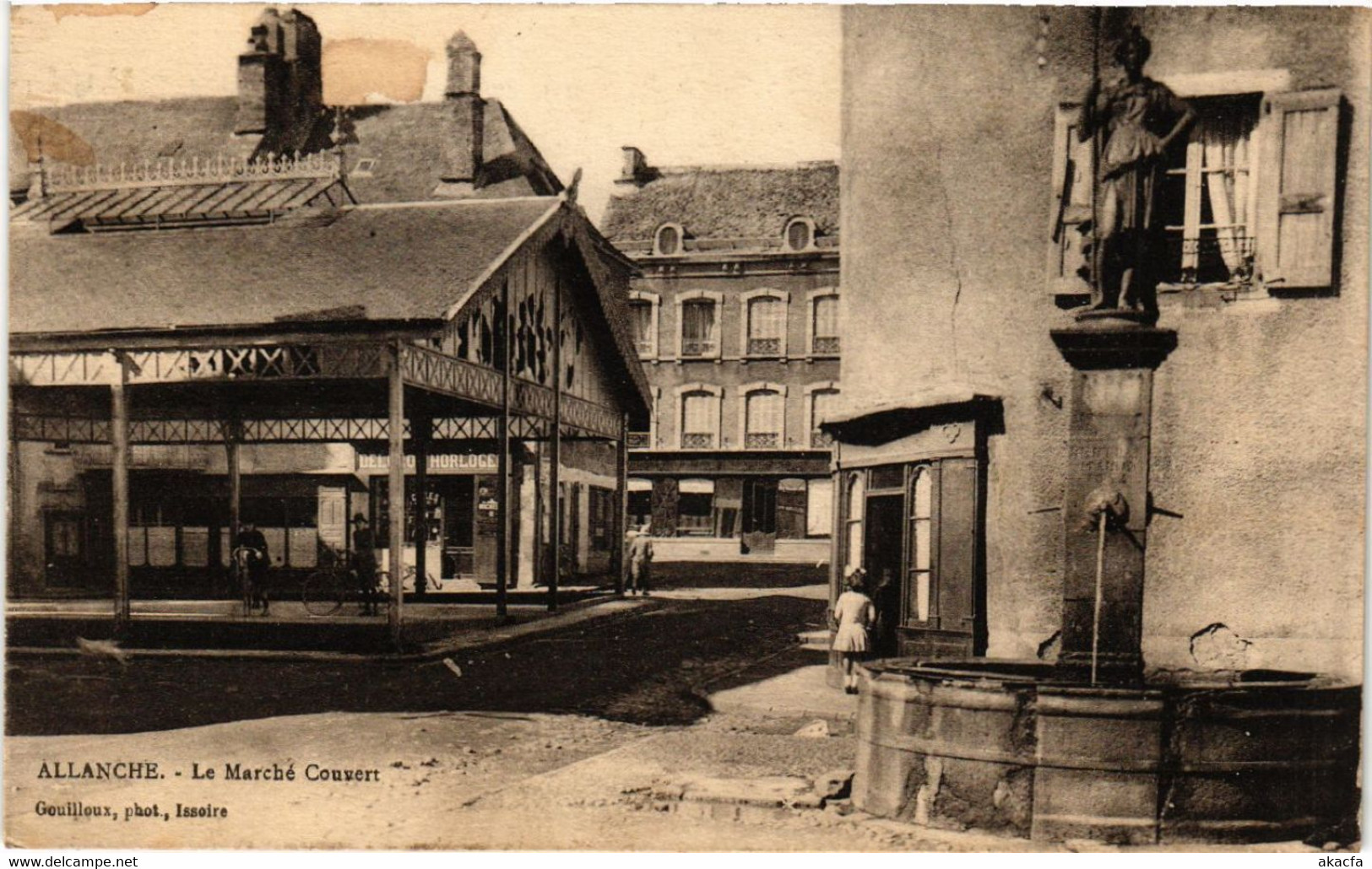 CPA ALLANCHE - Le Marché Couvert (480394)