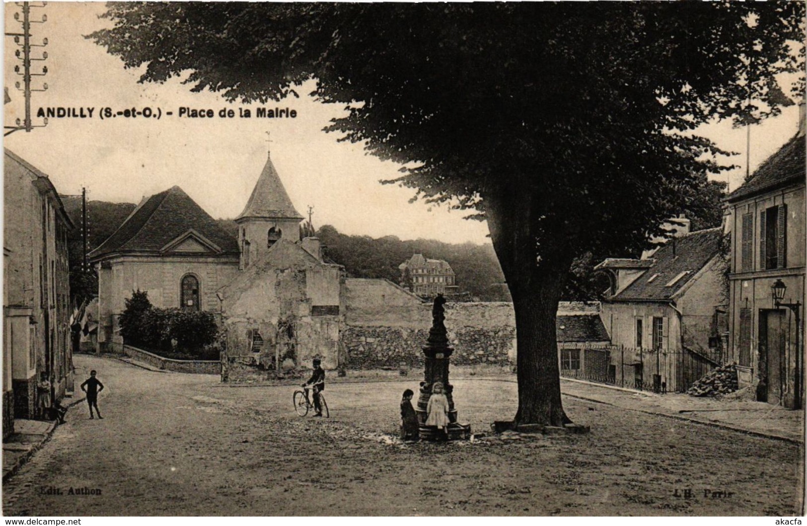 CPA ANDILLY (S.-et-O.) - Place de la Mairie (290884)