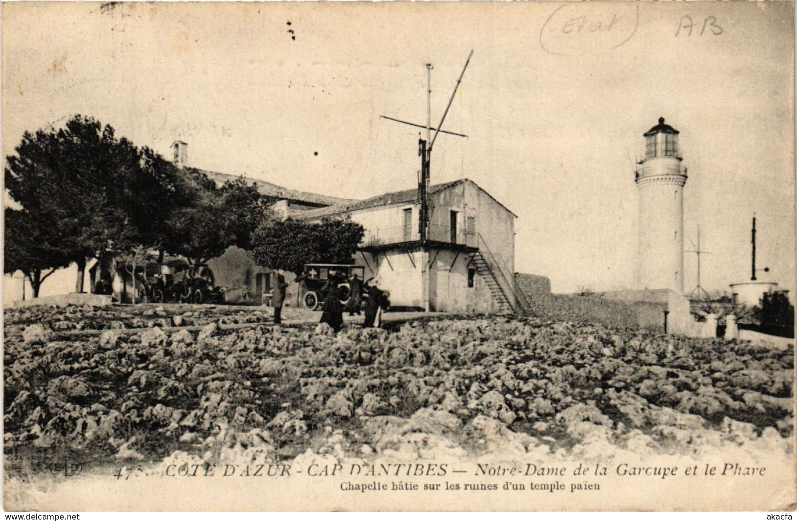 CPA ANTIBES - Cap d'ANTIBES - Notre-Dame de la Garoupe et le Phare (639580)