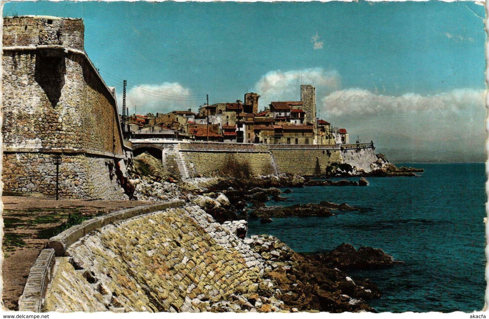 CPA Antibes- La vieille ville et les remparts FRANCE (1004153)