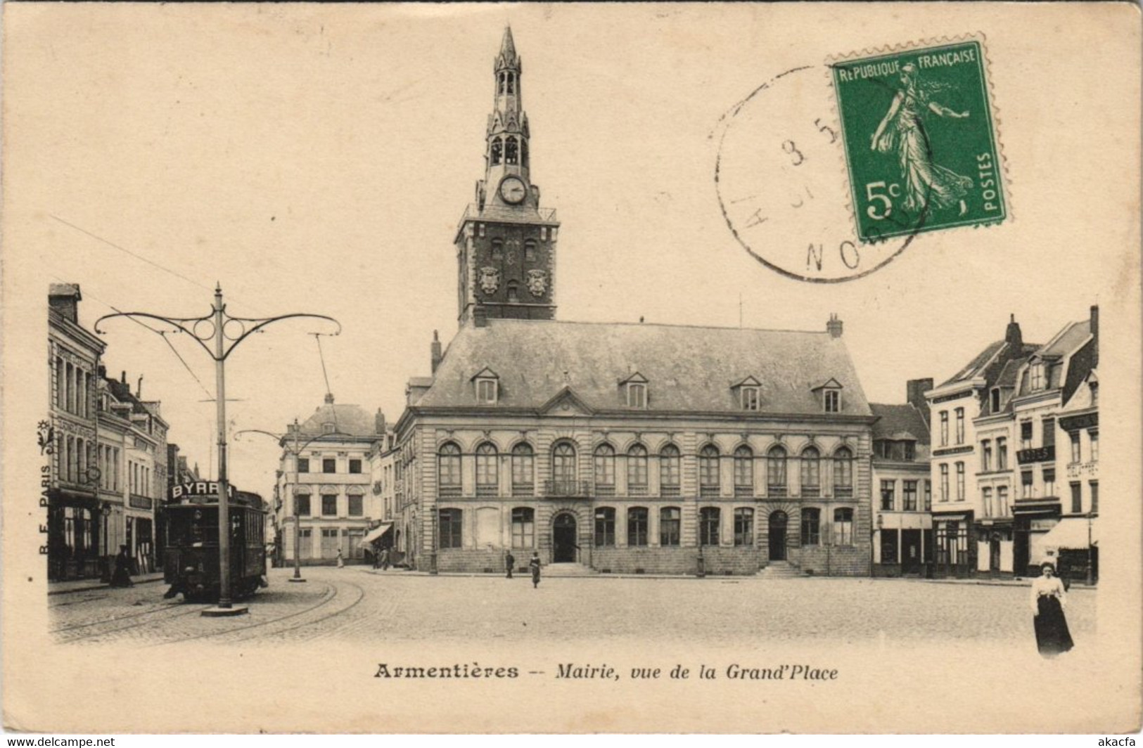 CPA ARMENTIERES - Mairie vue de la Grand Place (141965)