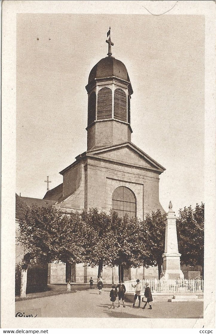 CPA Arnay-le-Duc L'église et le monument aux morts