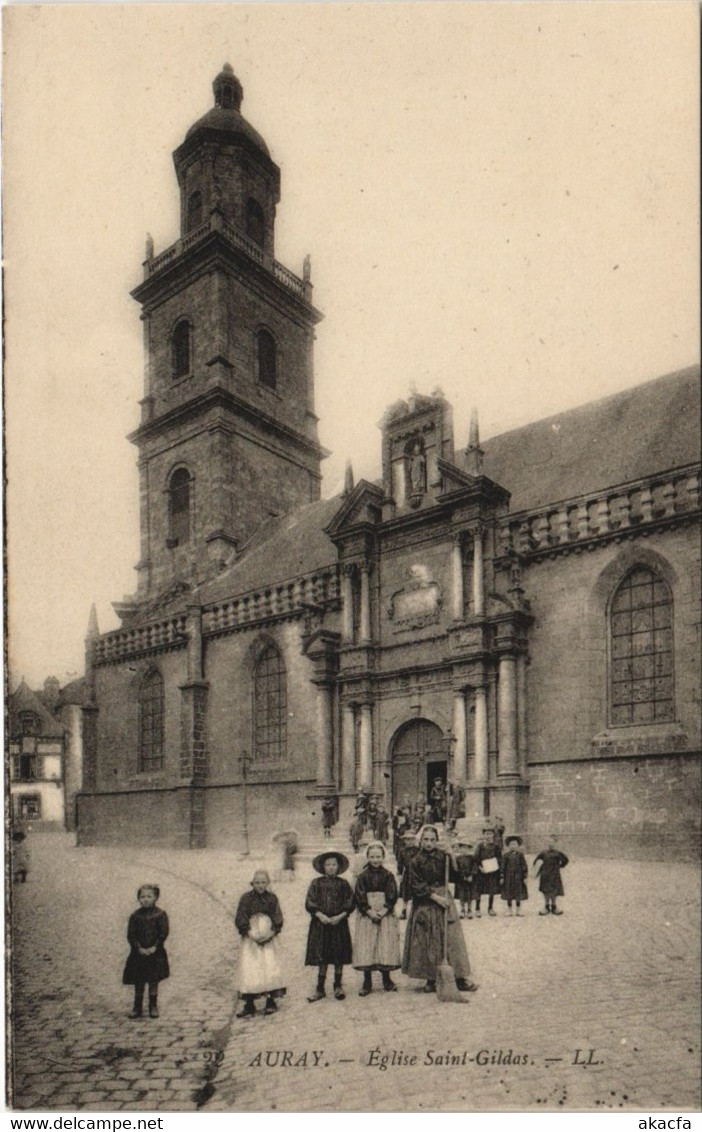 CPA AURAY Eglise St-Gildas (145000)