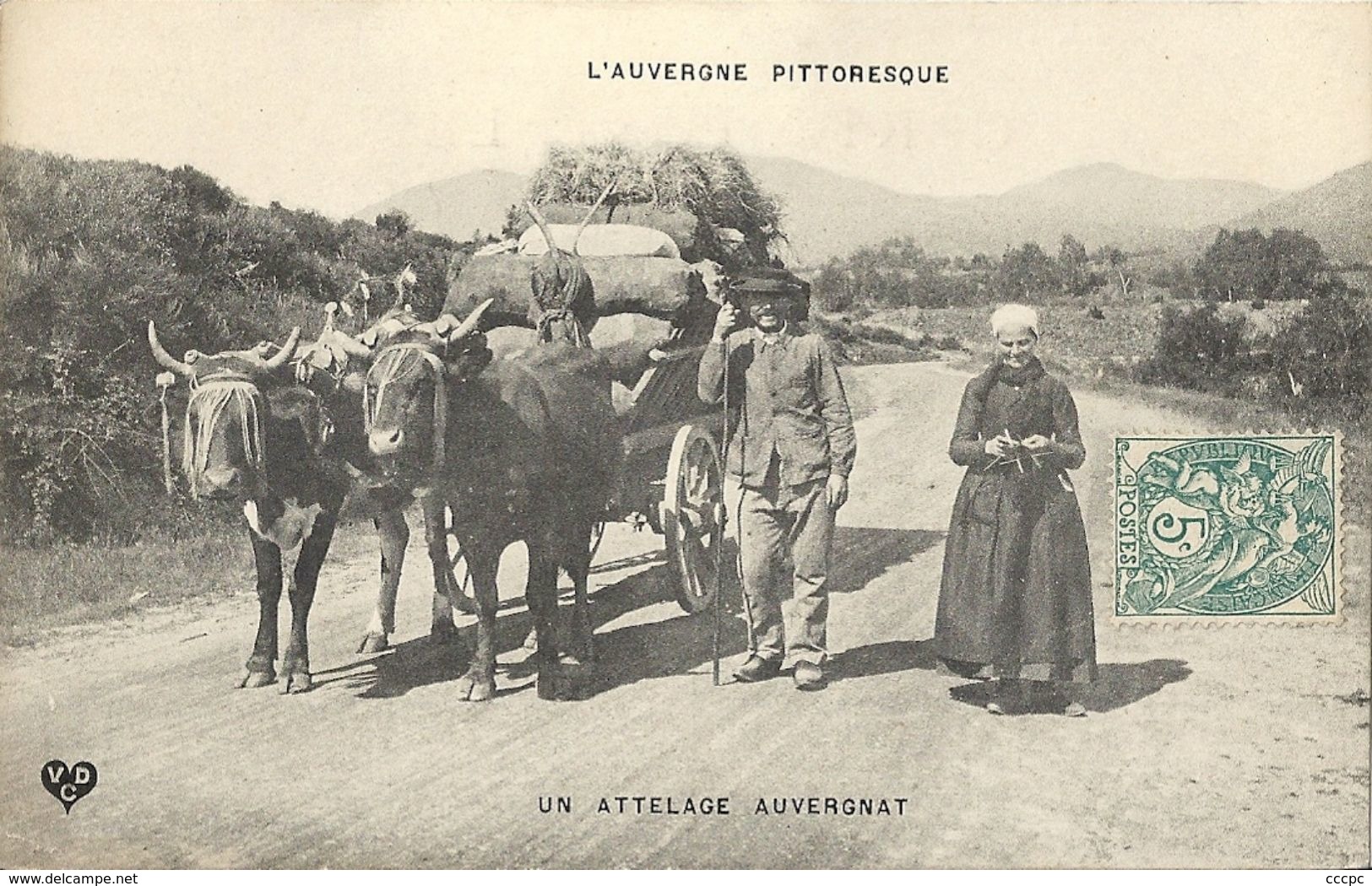 CPA Auvergne Pittoresque Attelage Auvergnat