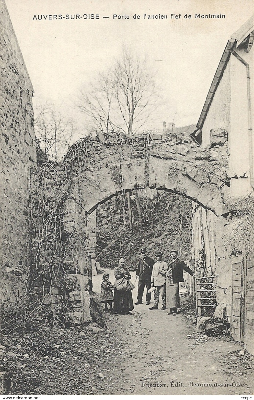 CPA Auvers sur Oise Porte de l'Ancien fief de Montmain