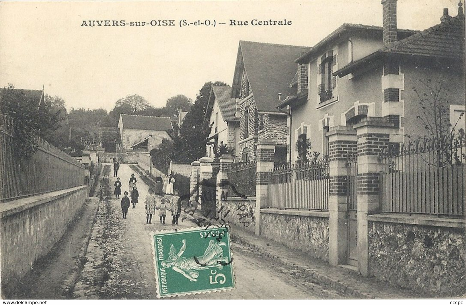 CPA Auvers-sur-Oise Rue Centrale