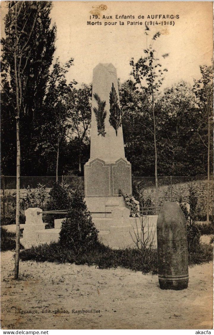 CPA Aux Enfants de AUFFARGIS Morts pour la Patrie (1411503)