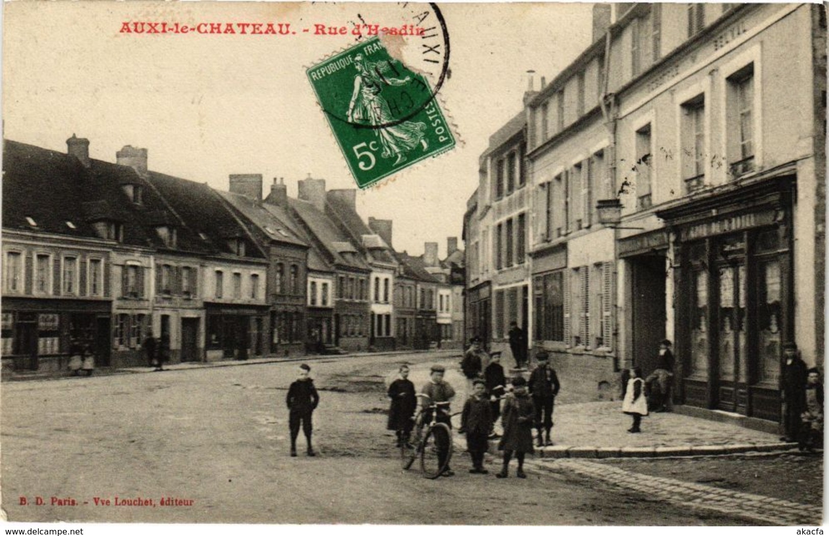 CPA AUXI-le-CHATEAU - Rue d'HESDIN (220306)