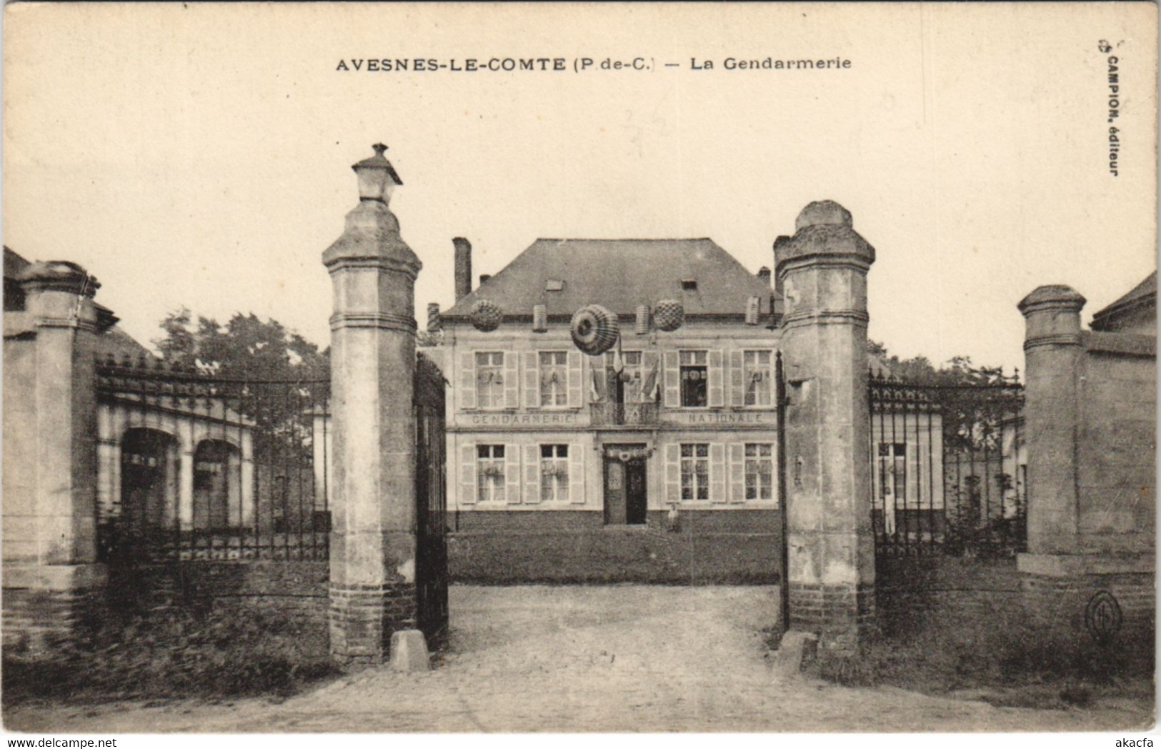 CPA AVESNES-le-COMTE - La Gendarmerie (129706)