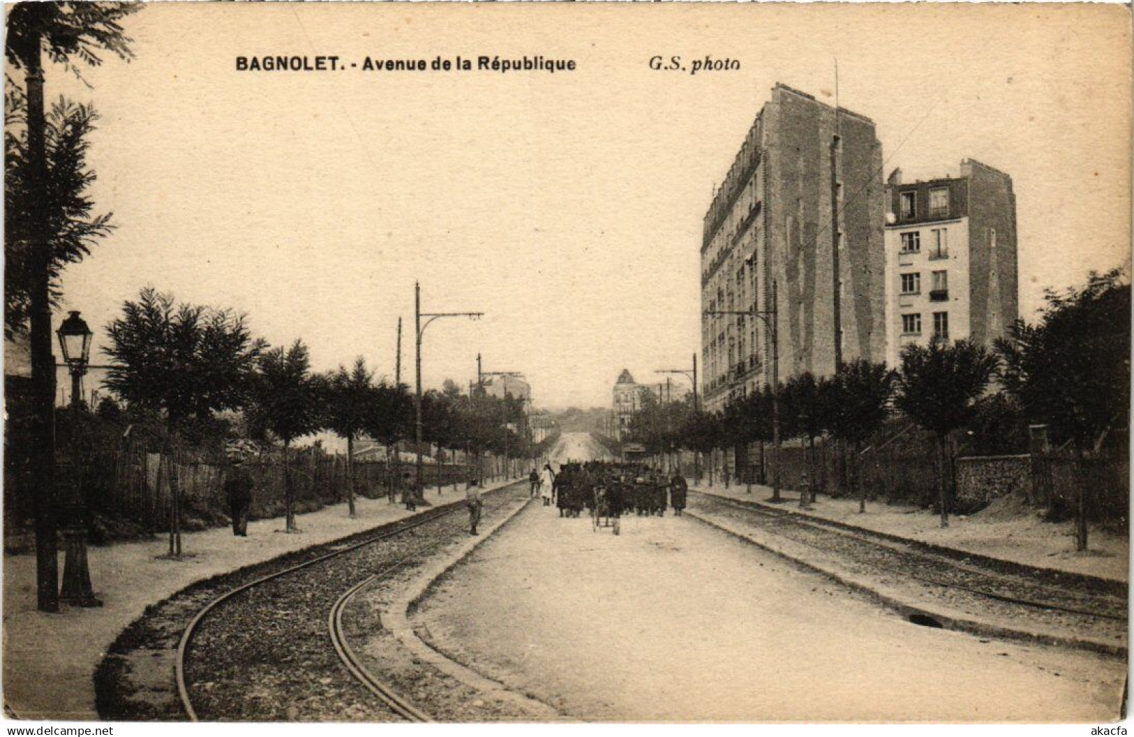 CPA BAGNOLET Avenue de la Republique (1353001)