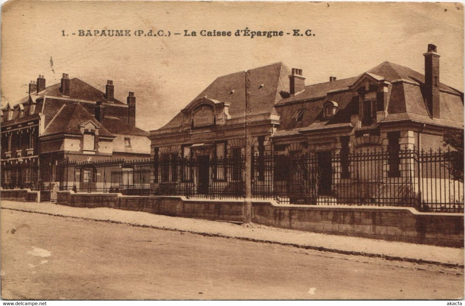 CPA BAPAUME-La Caisse d'Epargne (45668)