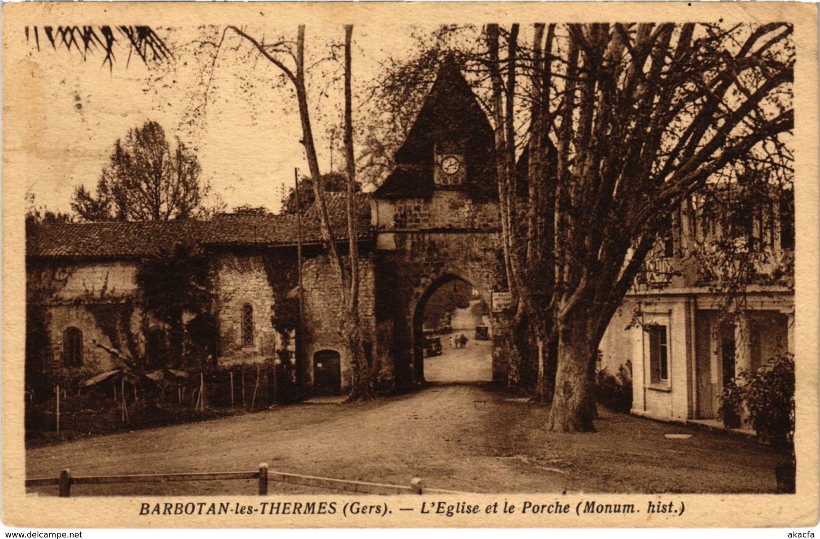 CPA BARBOTAN-les-THERMES - L'Église et le Porche (108162)