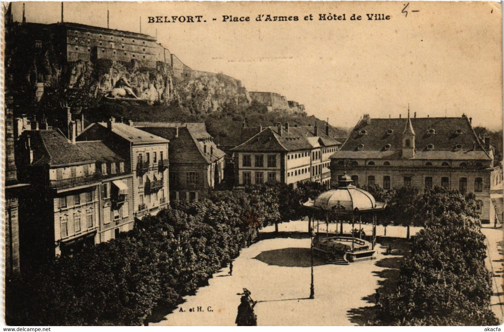 CPA BELFORT - Place d'Armes et Hotel de Ville (293376)