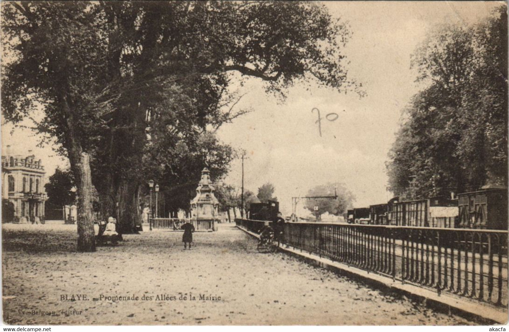 CPA BLAYE-Promenade des Allées de la Mairie (28152)