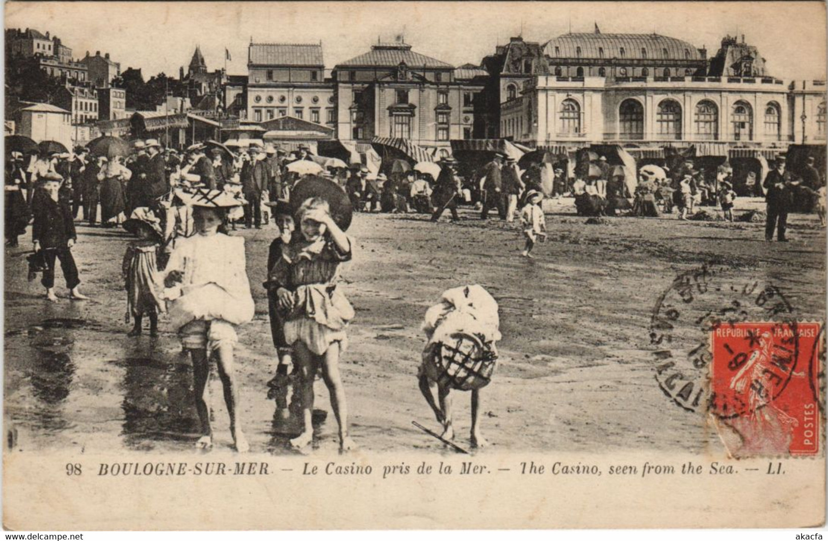 CPA BOULOGNE-sur-MER Le Casino pris de la Mer. (805765)