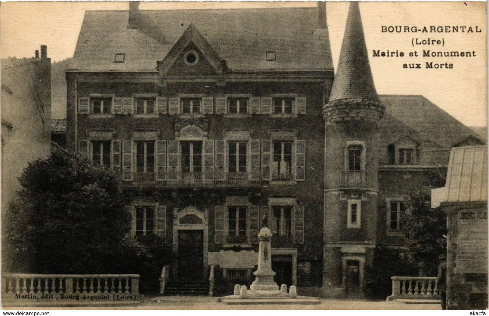 CPA BOURG-ARGENTAL - Mairie et Monument aux Morts (430471)